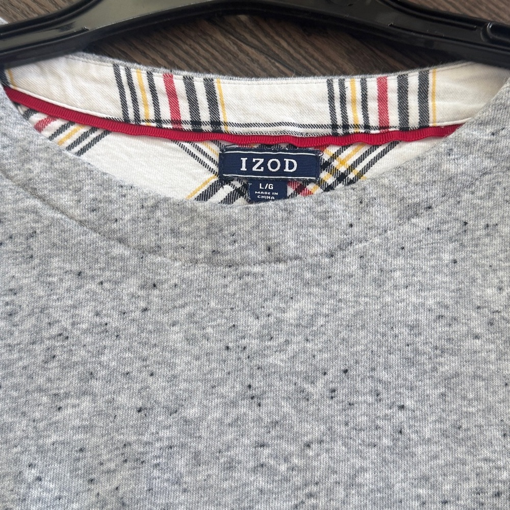 Izod layered long sleeve too with plaid Large - Picture 3 of 7